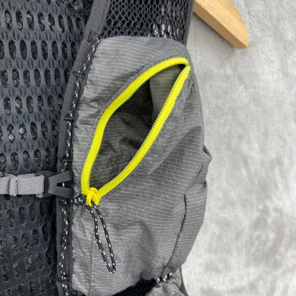 CamelBak Men's Black and Gray Hydration Vest - Picture 14 of 16